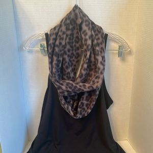 Women’s infinity scarf 🧣 black and grey cheetah 🐆 print